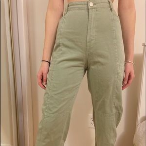 green pants 🍀🍀 - makes every 🍑 look thiccc